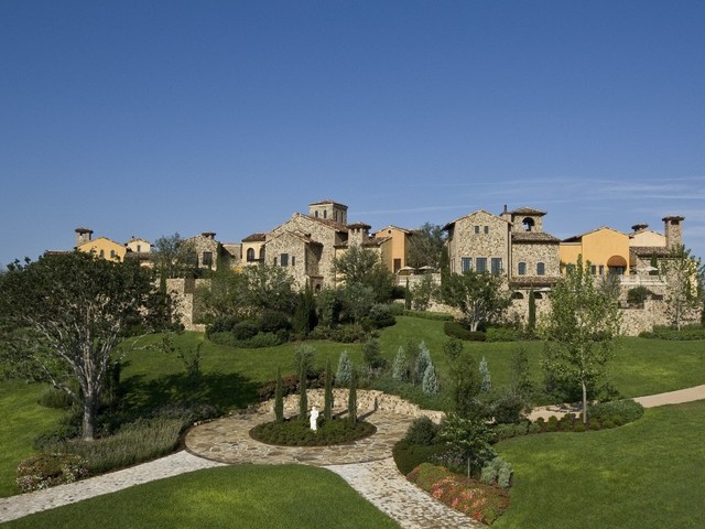 Bella Collina clubhouse